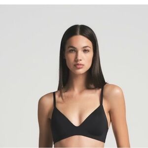 SKIMS wireless form t-shirt Demi bra 36D